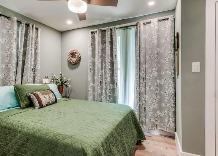 Сasa de vacaciones Stockyards! Less Than 3 Mins-sleeps 8 -gable House